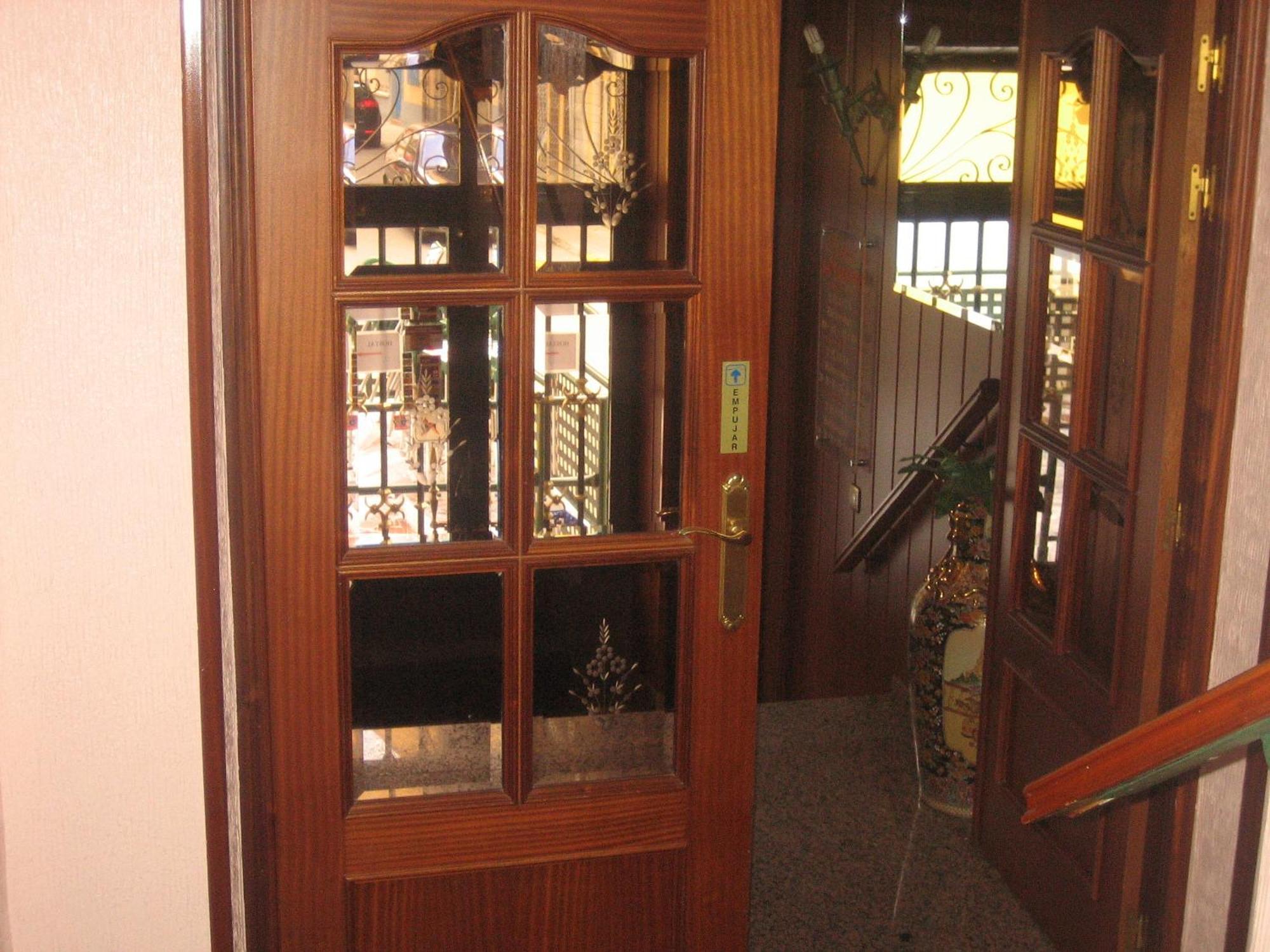 Hostal Restaurante La Trucha เบนาเบนเต ภายนอก รูปภาพ