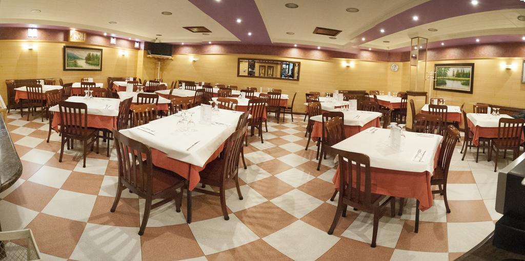 Hostal Restaurante La Trucha เบนาเบนเต ภายนอก รูปภาพ